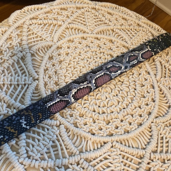 Coach snakeskin strap. NWT. - Picture 4 of 5